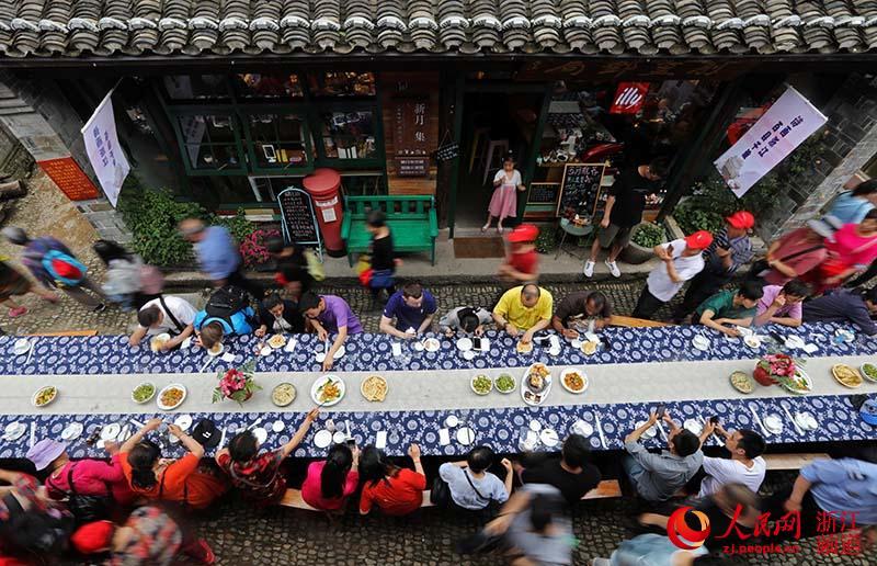 浙江宁海千年古镇再现豆腐百家宴组图