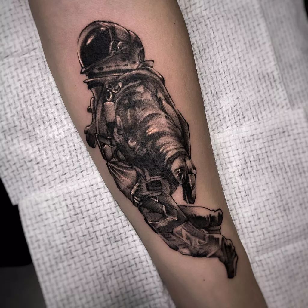 我能想到最不浪漫的事,就是花了8000块还被毁皮 | 纹身大赏