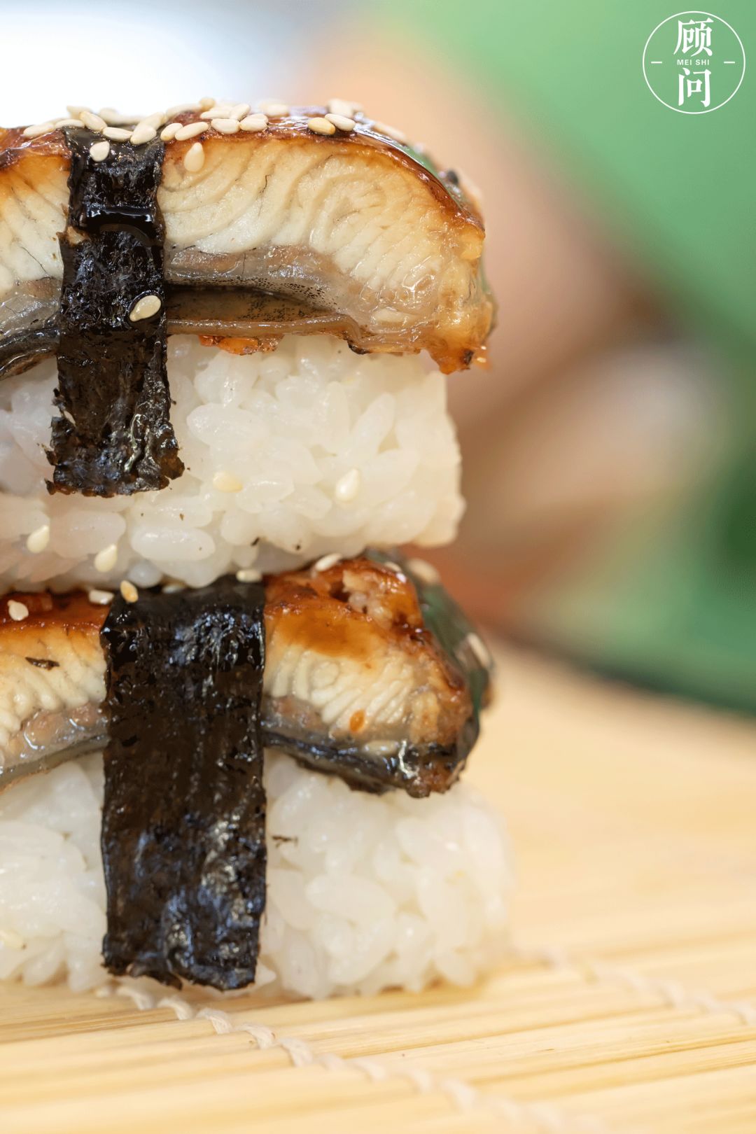 厚切的鳗鱼很诱人,特别是叮热后,油脂分泌,满口都是肉感.