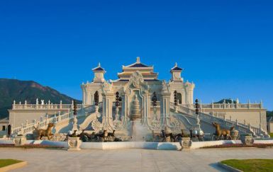 故又名萬花園,她汲取北京皇家御園圓明園盛時精華並進行了創新,是一座