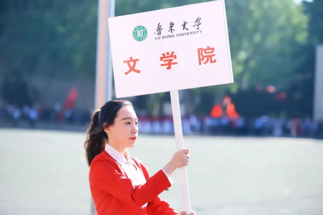 养眼,一起来看各代表队的举牌女神和方队