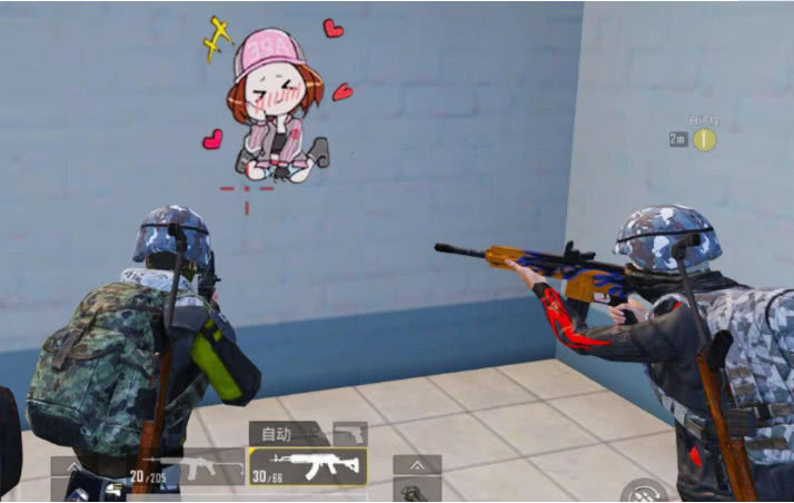 和平精英:舔包的时候该拿什么,很多人都选药品,战神都拿它!