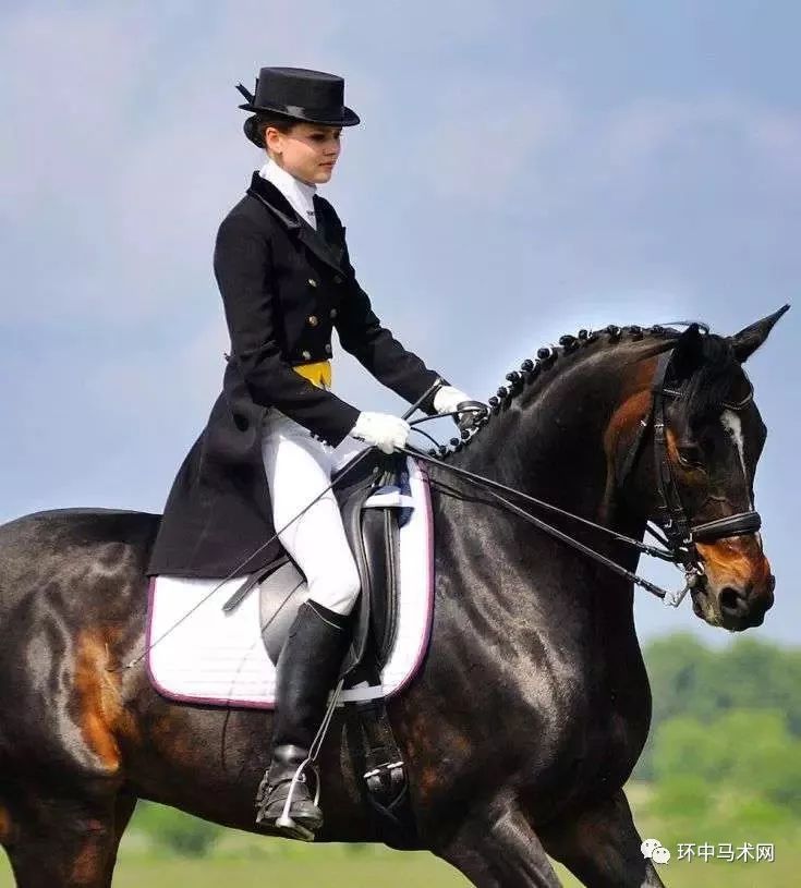 头条作为女性骑手你在比赛或早上外出骑行的过程中会感到胸部疼痛吗