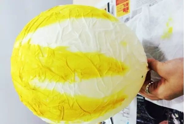 手工白乳胶卫生纸气球图片