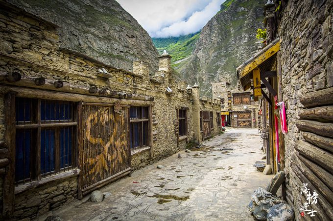 原创四川阿坝有一处神秘的村落居住着古老的羌族充满了原始风情