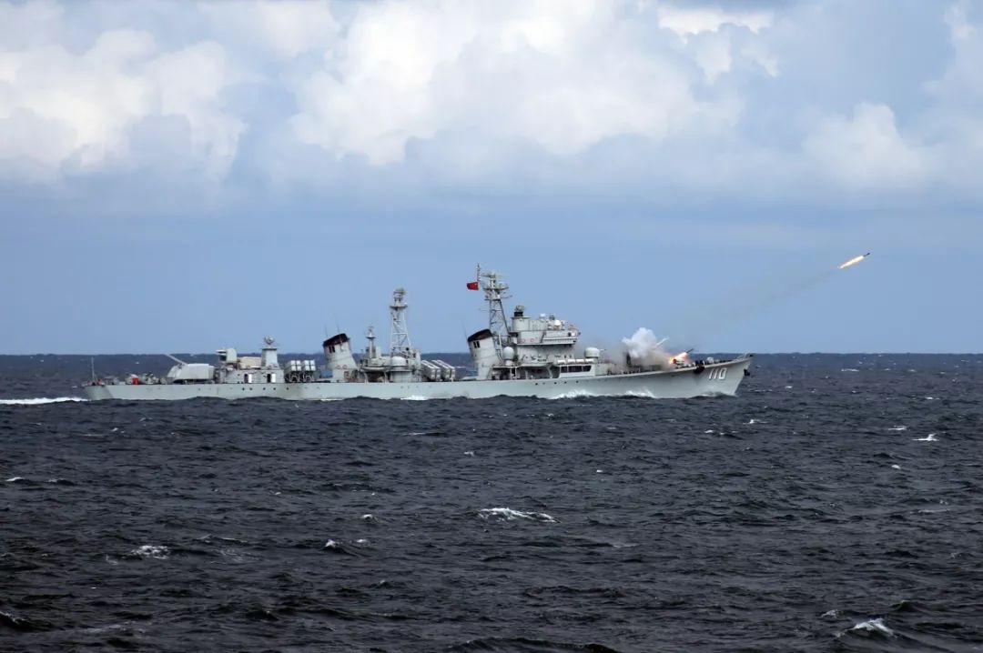 致敬再见战友四艘国产第一代导弹驱逐舰光荣退役