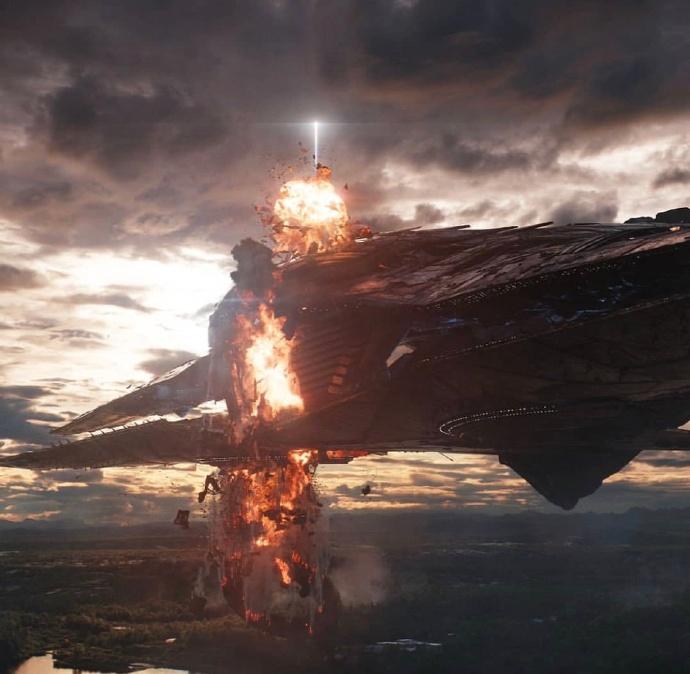 原创惊队以一己之力轻松捣毁灭霸飞船阿灭成本在燃烧心里在滴血