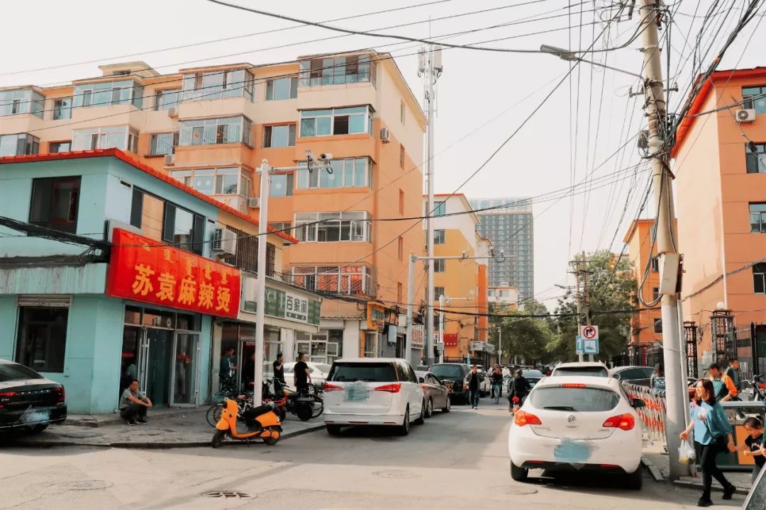 培訓機構就是文具用品店,餐館非常少,這讓蘇虎街儼然成了一條教育巷