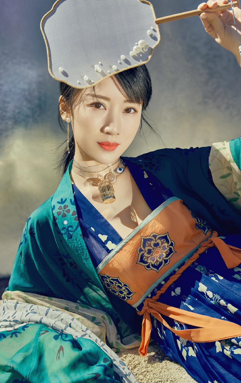 "二嫂"李念:从"海藻"到"朱丽",出道即巅峰,复出也大火