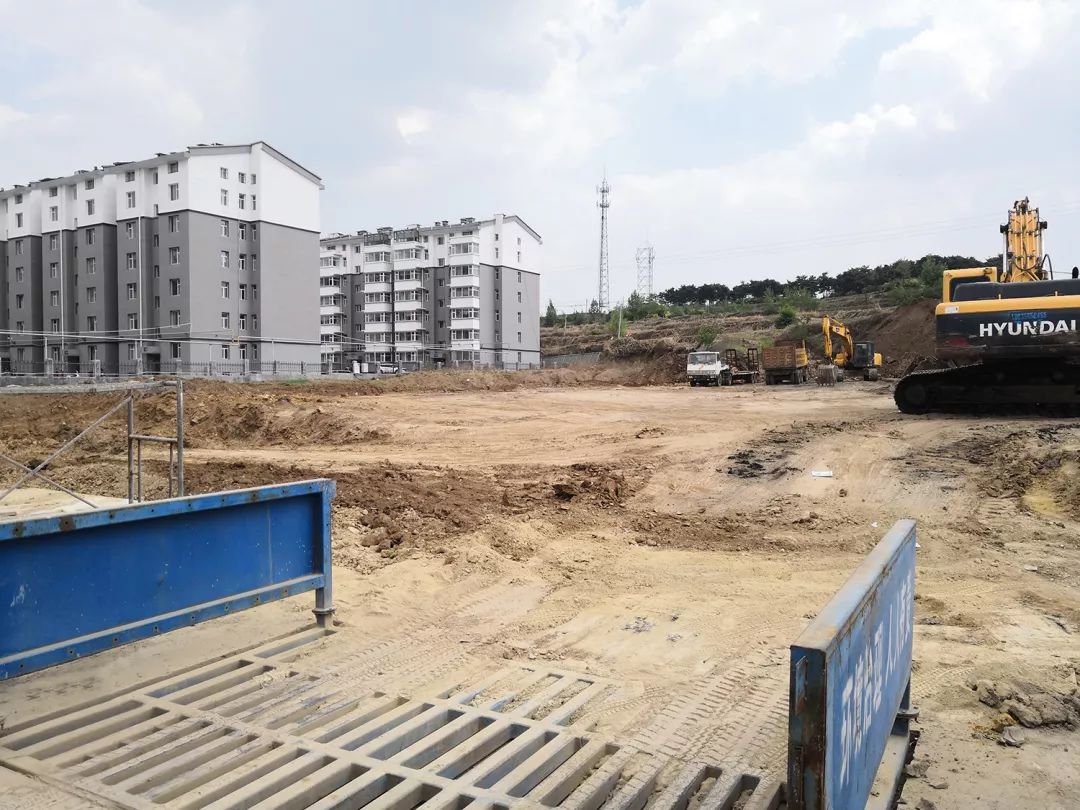 工程进度汇邦陵川丽枫苑城市生活广场三通一平工程如火如荼进行中