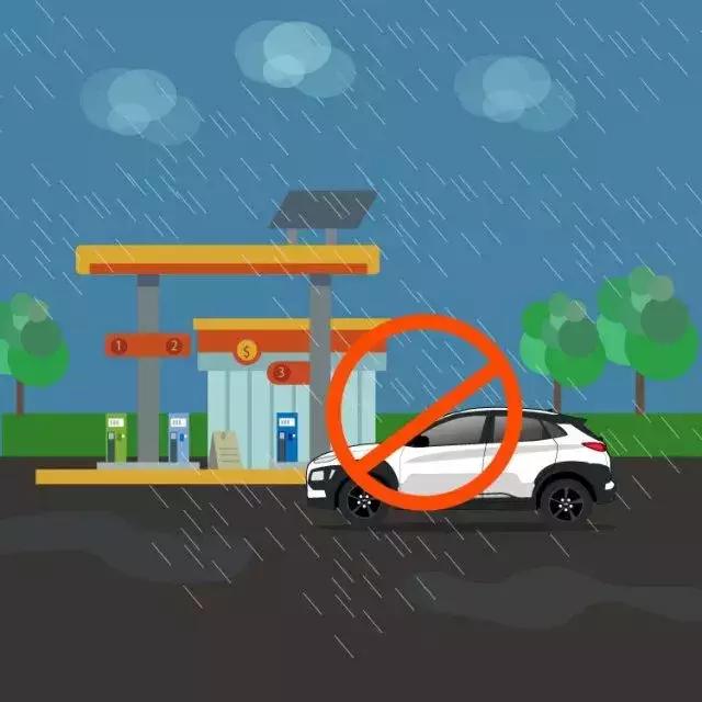 雷雨天最好不要加油