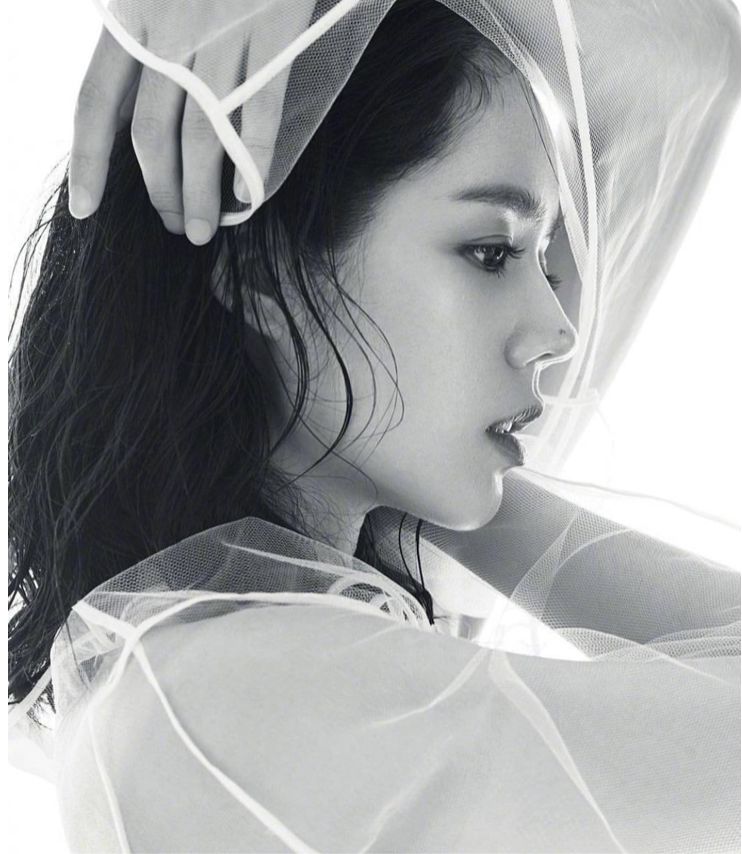 "侧颜女王"超长待机,37岁喜迎二胎秒速复出?_韩佳人