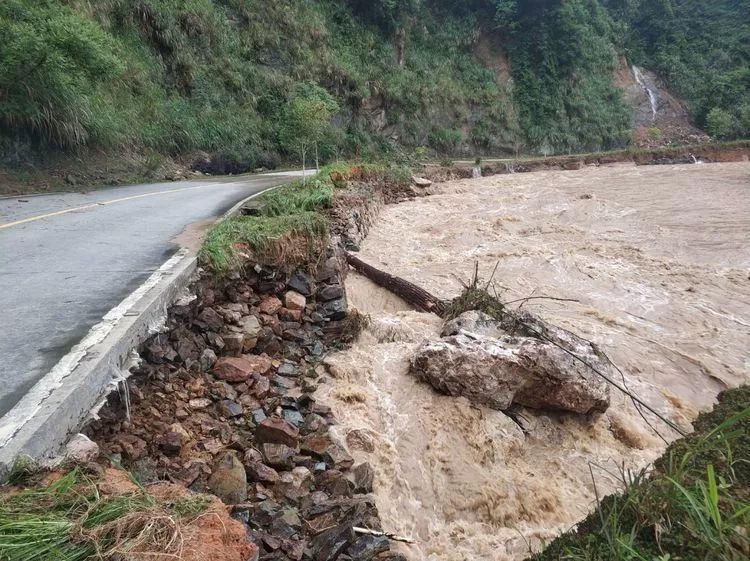 直击前线丨暴雨第二天,明溪这些受灾点情况如何?_道路