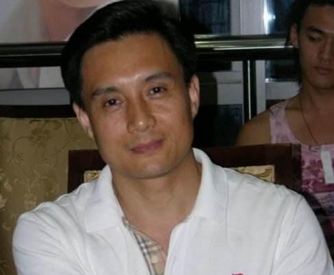 80年代老戏骨,为拍戏狠心3次堕胎,跟丈夫和平分手今不能怀孕_殷新