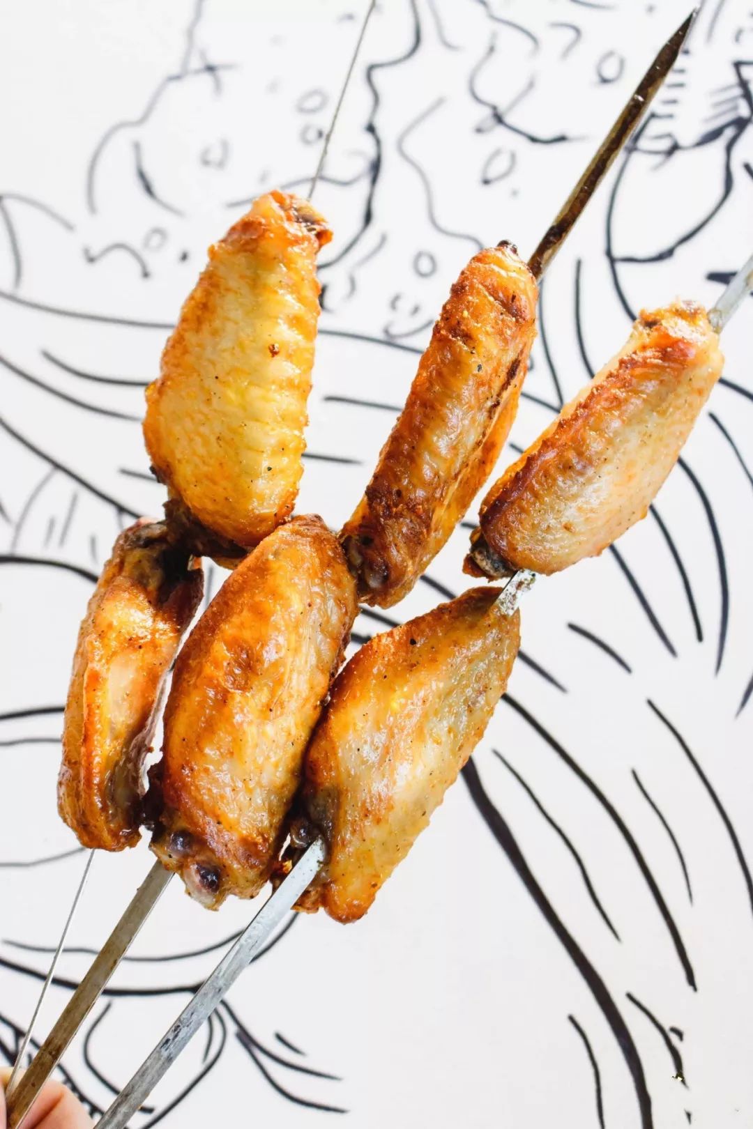 吊炉久香鸡翅羊排块很扎实,烤制过后表皮泛焦,吃到嘴里酥脆酥脆的.