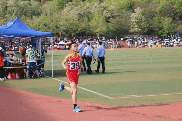 一大波不容错过的运动会精彩动图袭来.