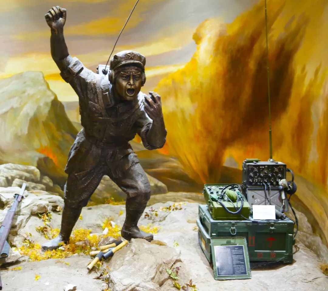 英雄儿女经典场景还原1930年12月,终于在龙冈战斗中如愿缴获了一部15