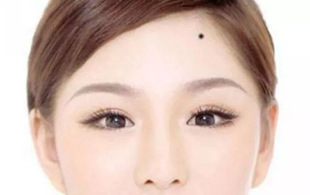 女性脸部长痣是好是坏自己看完一清二楚
