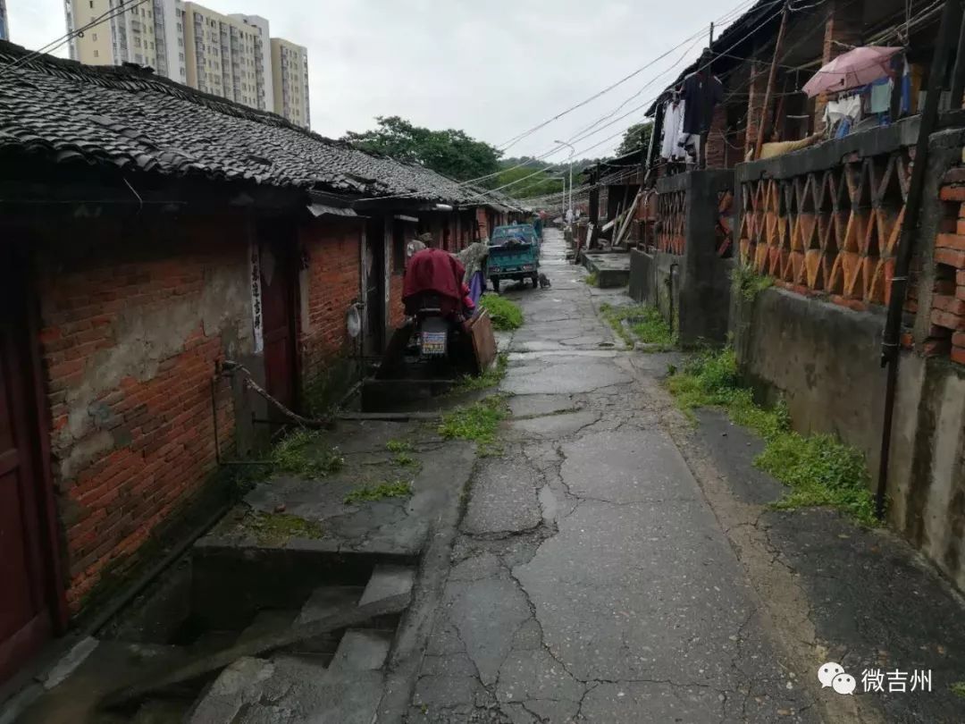 暴雨突袭吉安,谢谢他们为这座城市顶雨前行!