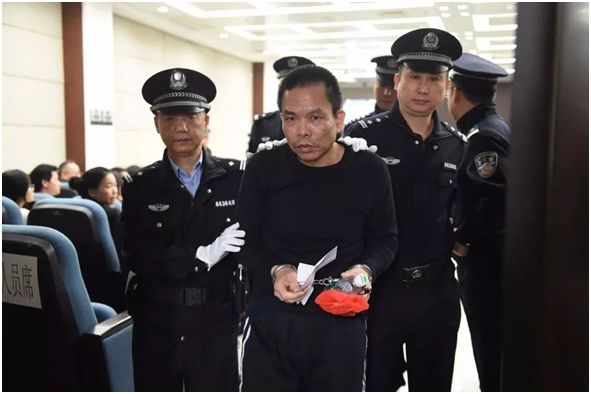 原型是广东汕尾的博社村,这里曾被称为亚洲第一制毒村;而剧中林耀东的