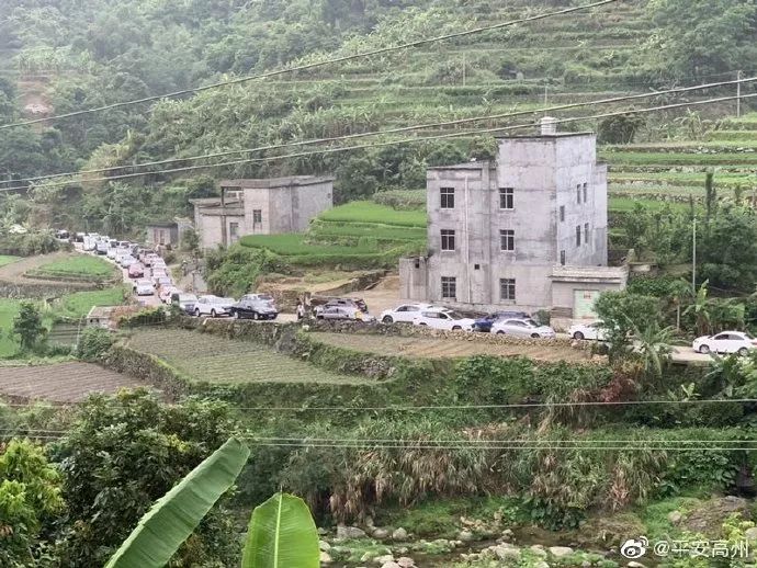 作為茂名地區的著名旅遊景點,深鎮鎮仙人洞景區在五一期間迎來了旅遊