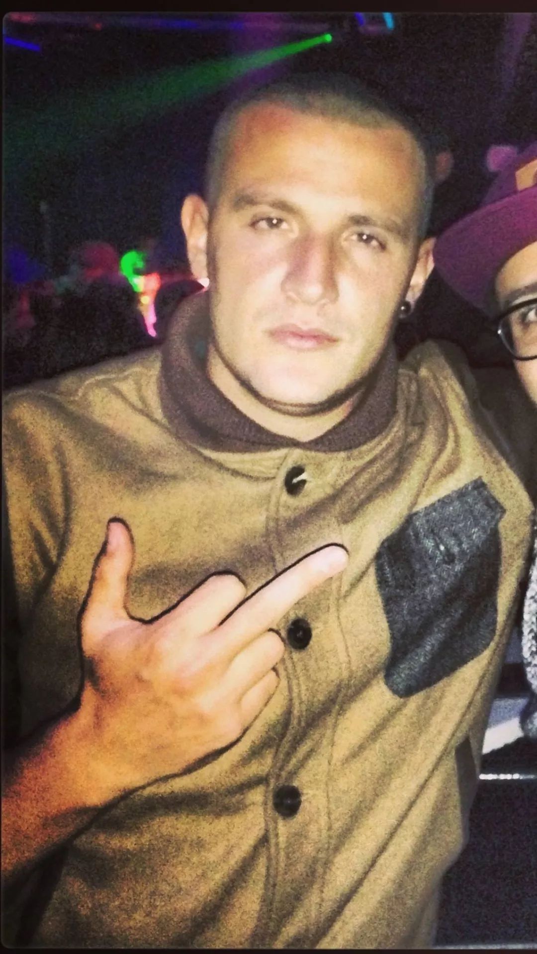 他是lady gaga的制作人,风靡全球却很少摘下墨镜!_snake