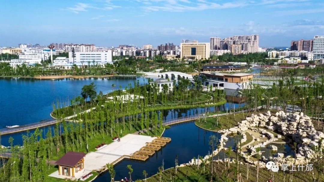 感受山水什邡魅力我们相聚在雍城,品味百年雪茄风情在这万木葱茏,欣欣