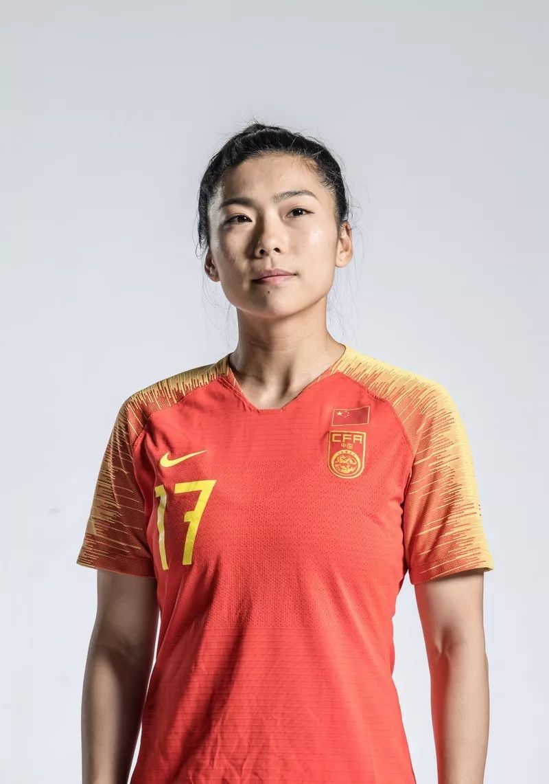 生态体育赏析女足出征世界杯定妆照出炉核心球员王霜英姿飒爽