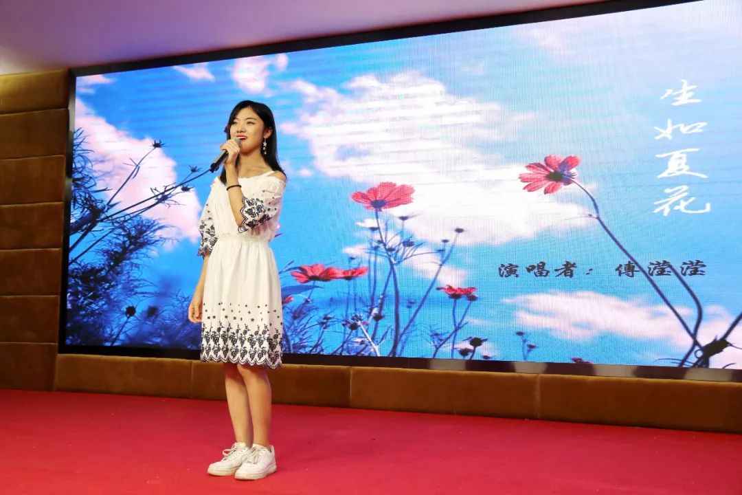 —泉州七中成功举办第八届"书香校园学生讲坛"