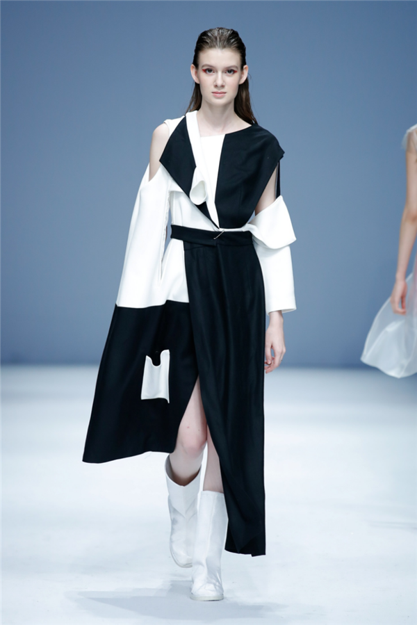 北京电子科技职业学院艺术学院作品亮相2019大学生时装周