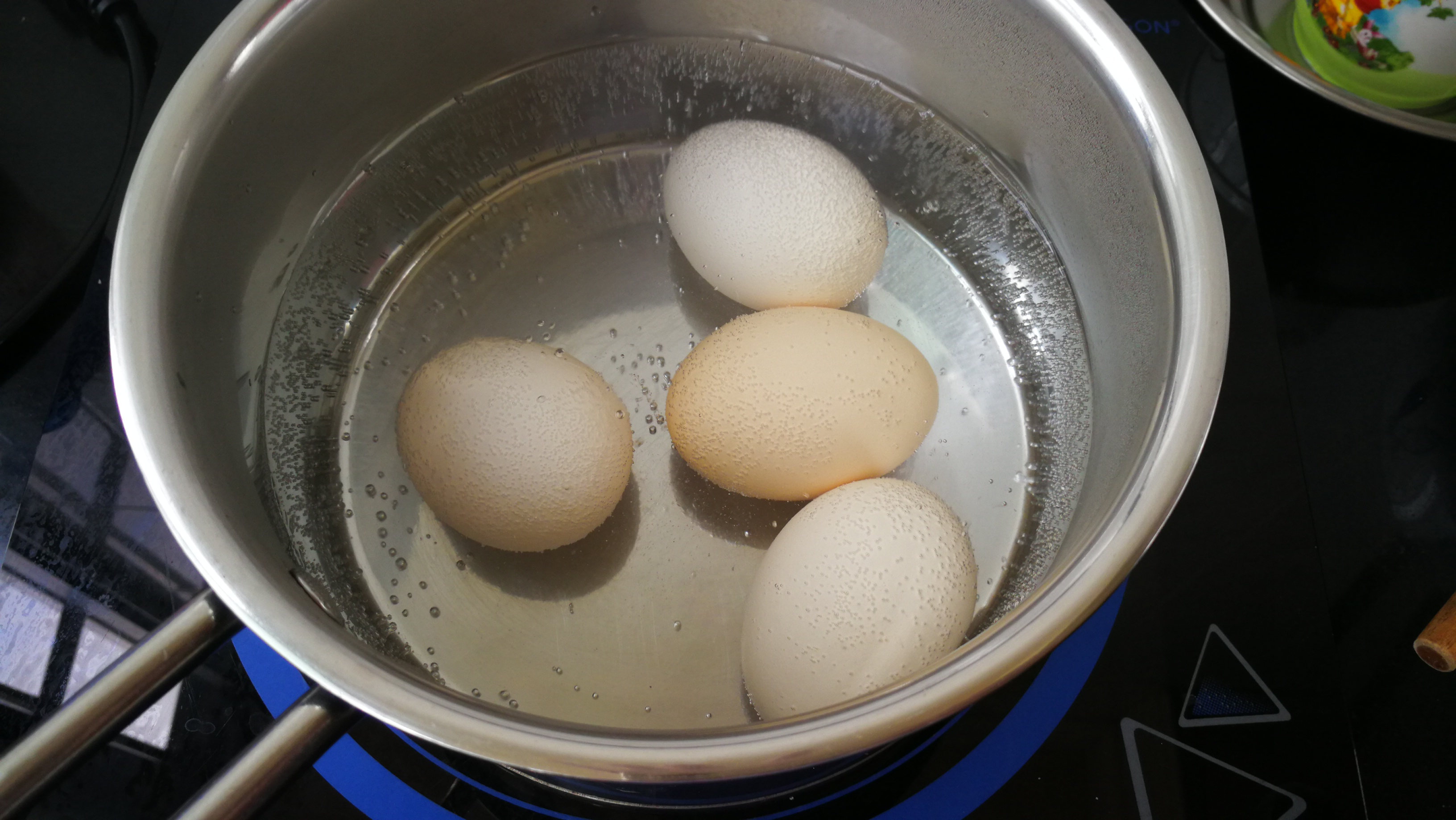 煮鸡蛋真实图片图片
