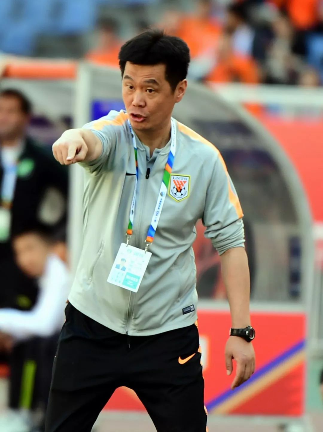 李霄鹏:一个土帅的抗争,相比中超他其实更期待亚冠