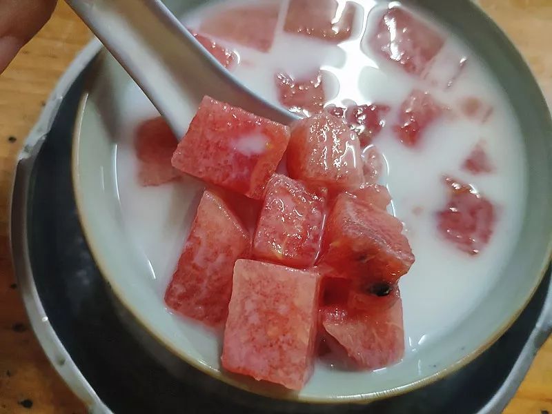 这家开了十几年的糖水店,隐藏着无数罗定人的回忆_西瓜