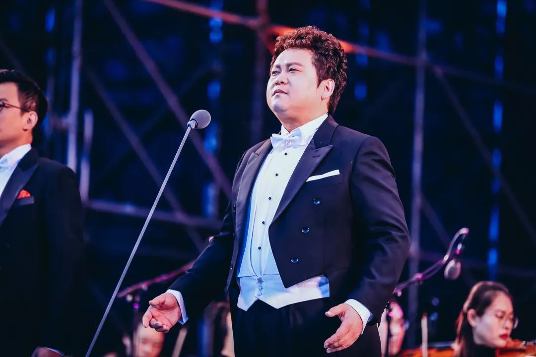 新生代男高音歌唱家石倚洁,韩蓬和薛皓垠带来一场质感十足的声乐盛宴