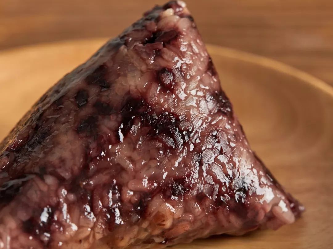 入口非常惊喜,在绵软的糯米中突然嚼到几颗q弹的燕麦,那种奇妙的口感