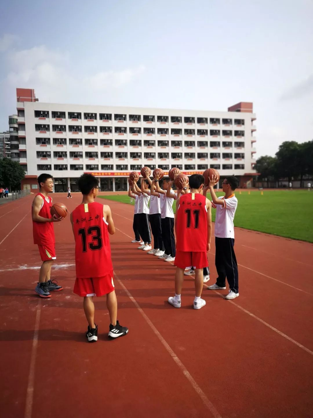 喜报2019年桂城街道篮球赛平洲二中篮球队取得新突破