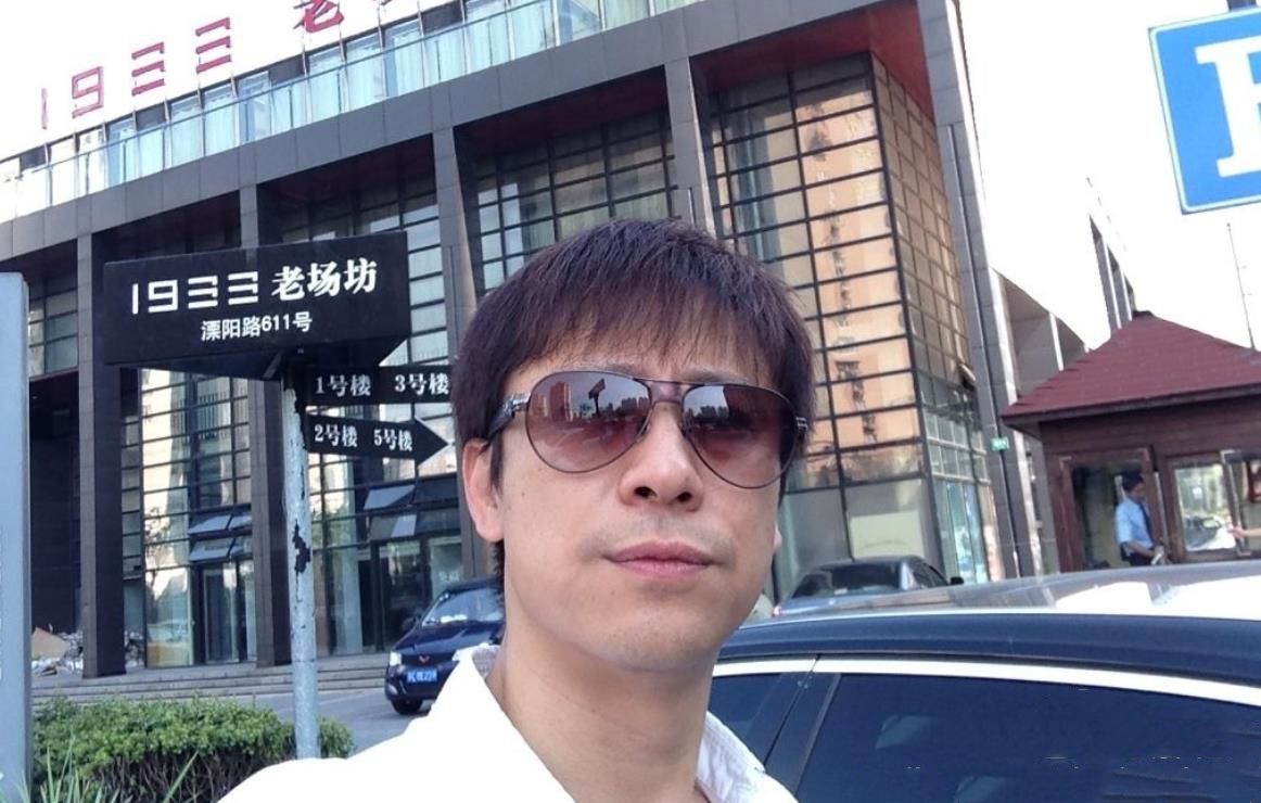 原创51岁解晓东近照隐瞒了27年的老婆原来是我们熟悉的她