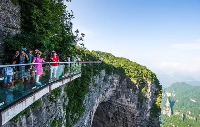 b1【魅力湘西 唯美天門】:湖南長沙,韶山,張家界,天門山(玻璃棧道)