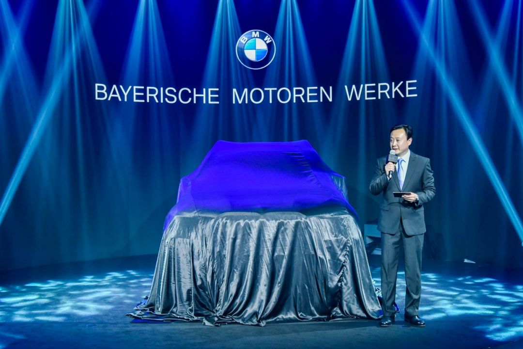 x7亮相新车发布 全新bmw嘉宾入场以豪华真谛,见证新的震撼,优雅的钢琴