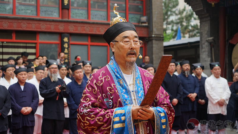 北京市吕祖宫举行庆贺吕祖圣诞暨全真派冠巾法会