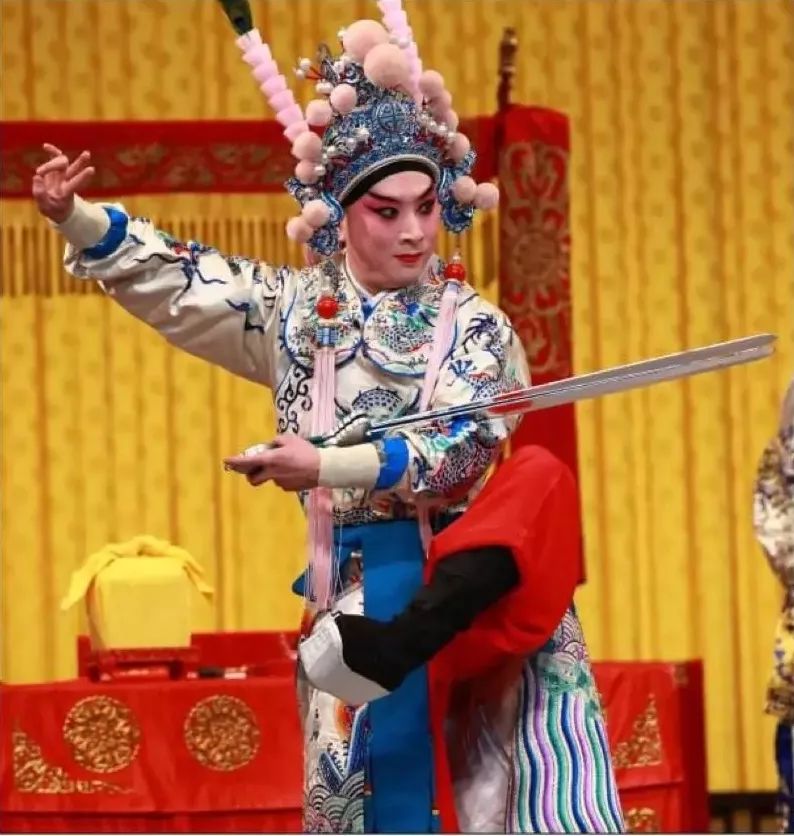 郭英德老师讲《三国演义》(五):雄姿英发的年少周郎——说周瑜_孙策