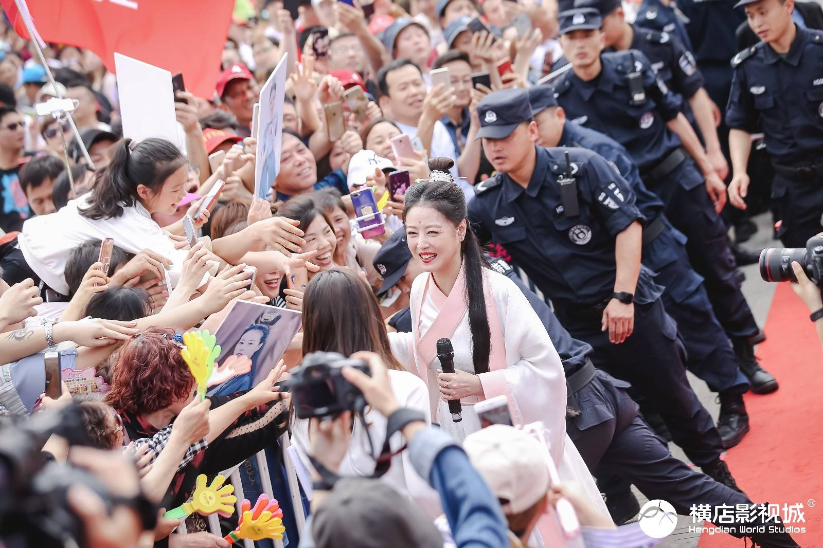 横店明星见面会火爆中国旅游日,端午又将迎最美赵敏