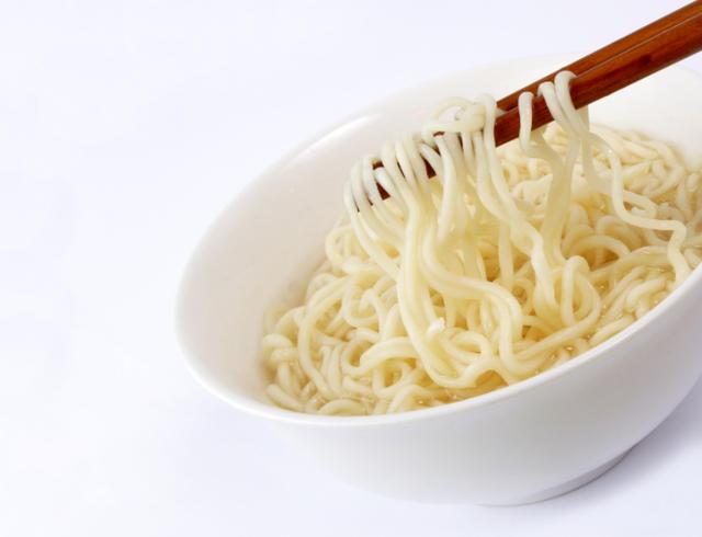 面条比米饭更容易胖?吃面好还是吃米好,看这篇就够了!_热量