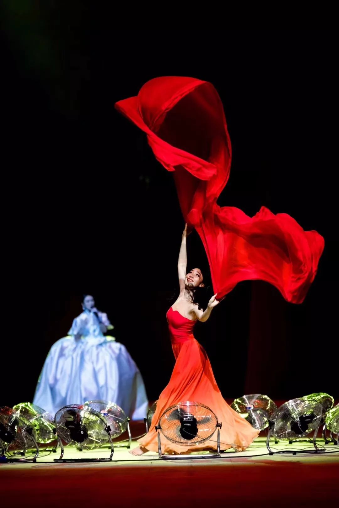 对话胡社光丝路·母亲大秀导演郭爽:为母亲留住芳华是我的初衷_舞蹈