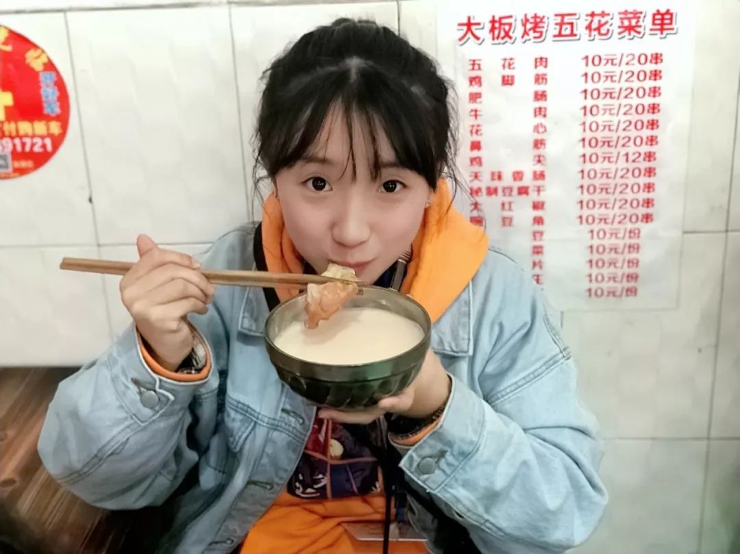 小河马小编芊芊小编好吃到爆炸的女学街豆浆油条师傅在这里做了十多年