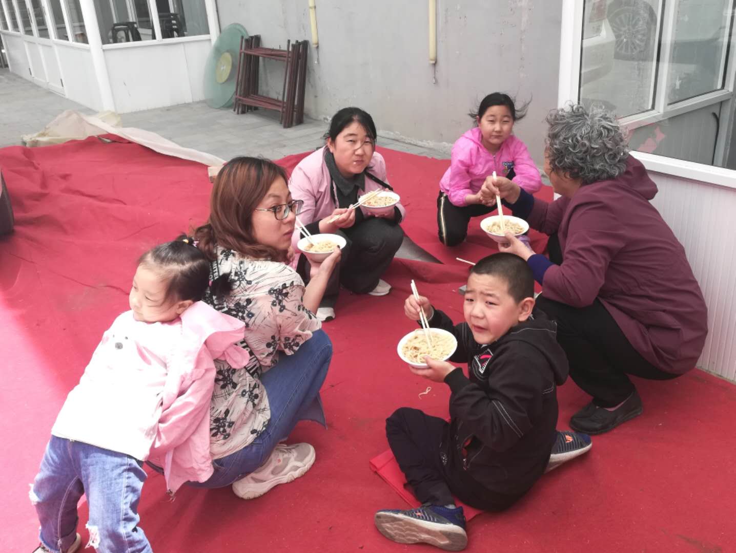 盂县东宋村看晋剧表演吃大锅拉面