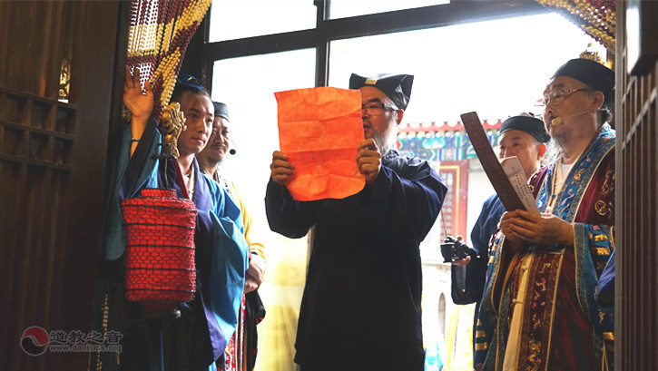 北京市吕祖宫举行庆贺吕祖圣诞暨全真派冠巾法会_弟子