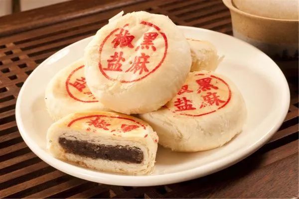 四川有美味的红绫饼餤,陆游居蜀中时肯定不会错过这份口福,但是,出川