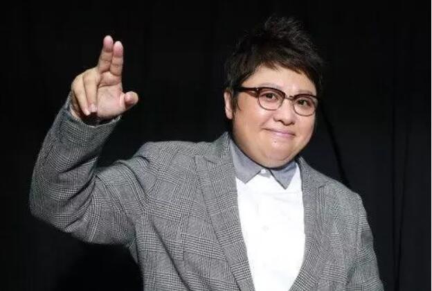 韩红做慈善白捡一个儿子,如今20岁,看到他真面目我放心了_潘子灏