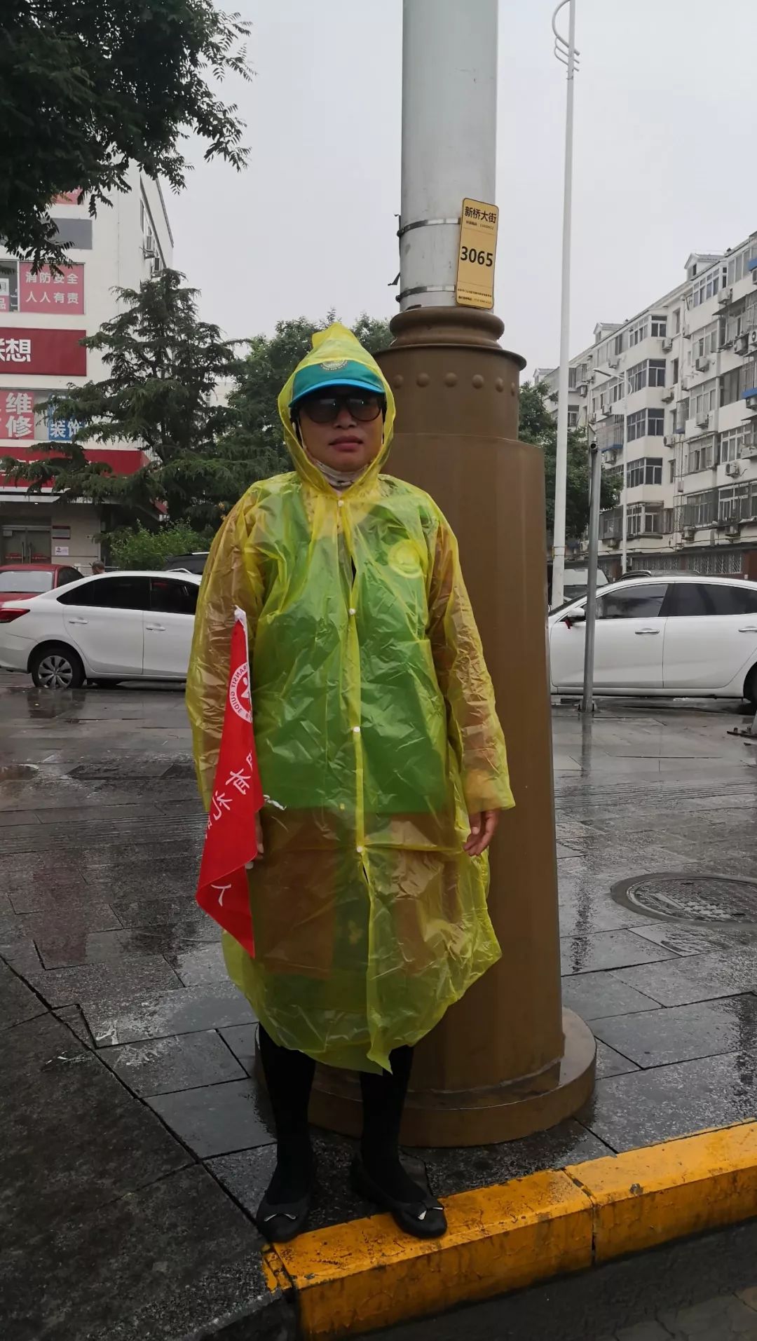 5月18日虽然周六一早下着蒙蒙细雨但志愿者们的热情丝毫未减大小